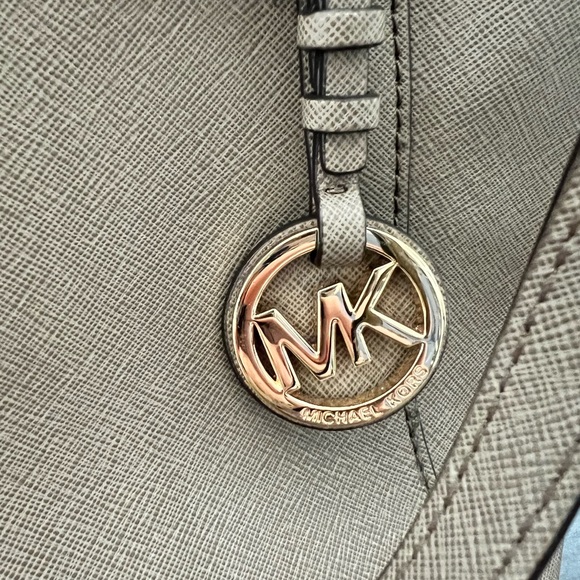 Michael Kors Marilyn Tote Bag - Picture 5 of 10